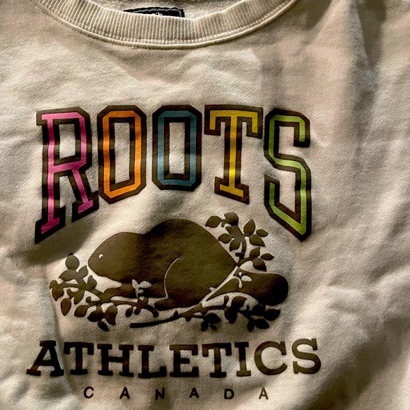 ROOTS brand girls cropped sweatshirt sz 7-8 - Picture 2 of 8